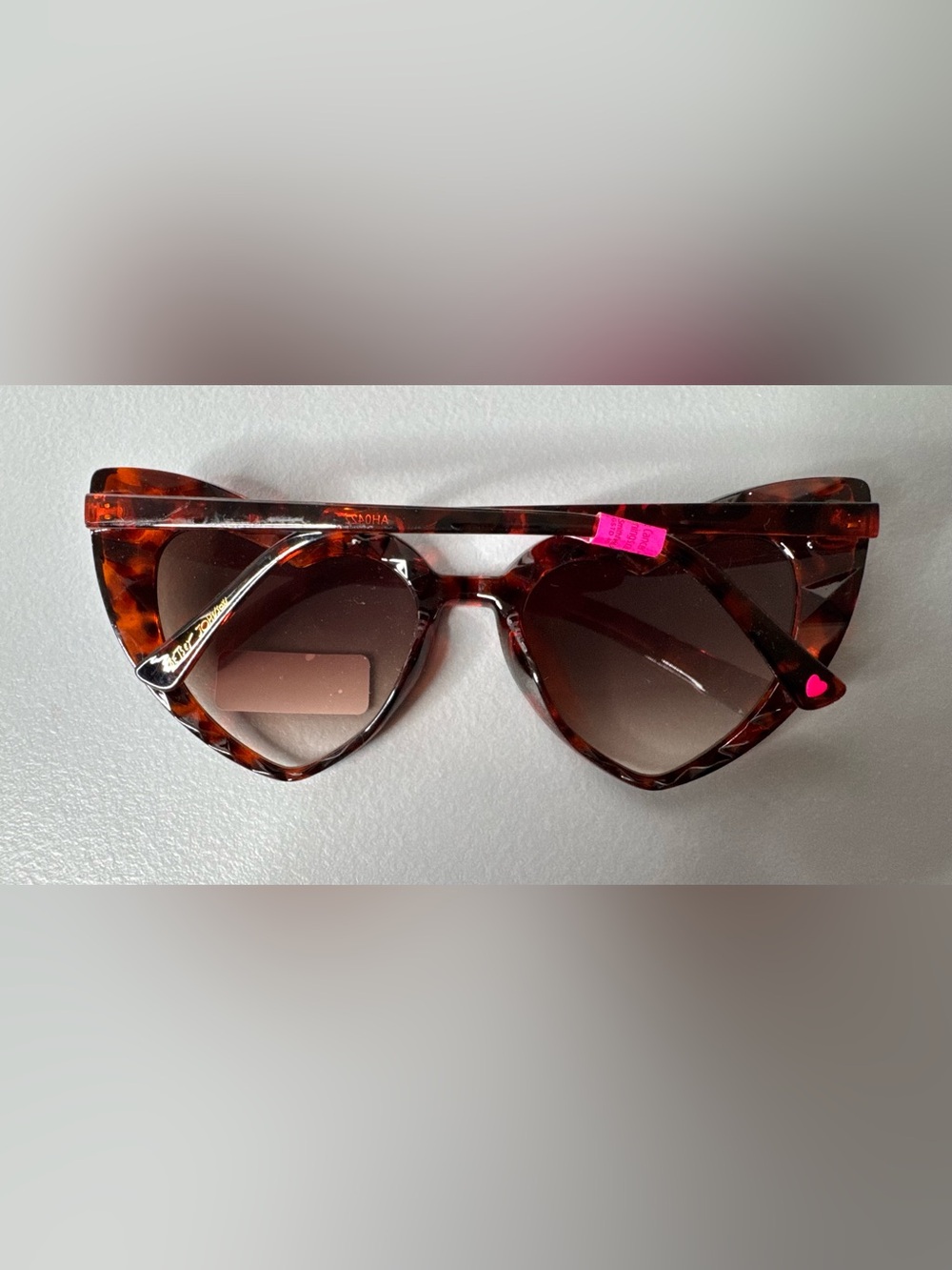 Betsey Johnson Tortoiseshell faceted cat eye Heart-Shaped Sunglasses - Brown - Picture 2 of 7